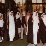 اعضاء الاتحاد العربي في طريقهم للاجتماع ، ويظهر في الصورة السمو الملكي الامير فيصل بن فهد والامير فهد بن سلطان واحمد الرشدان ويوسف الساعي والدكتور محمد رضا مراد وعبدالله شهاب وعبدالله الديني