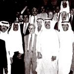 الشيخ فهد الاحمد و احمد الرشدان يتوسطان رجالات العاب القوى العرب في افتتاح الجمعية العمومية في الكويت عام 1985م